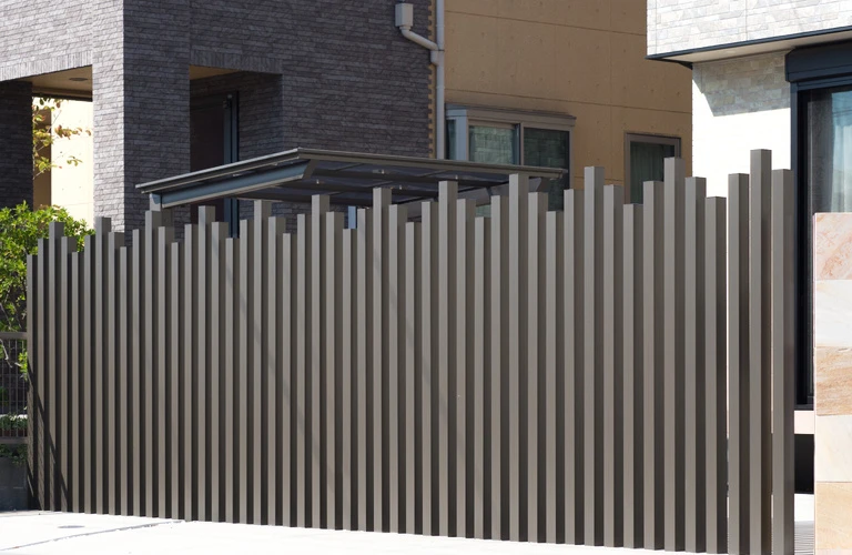 宇都宮市の住まいを変える、フェンス設置工事！